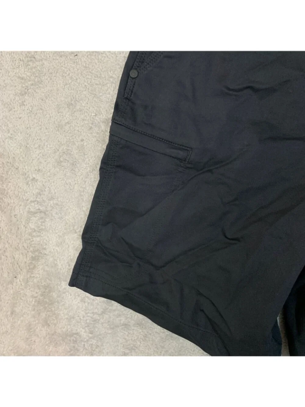 NWOT Wrangler Regular Fit Men's 34 Black Cargo Shorts Durable Stretched